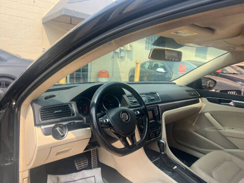 2016 Volkswagen Passat 1.8T R-Line