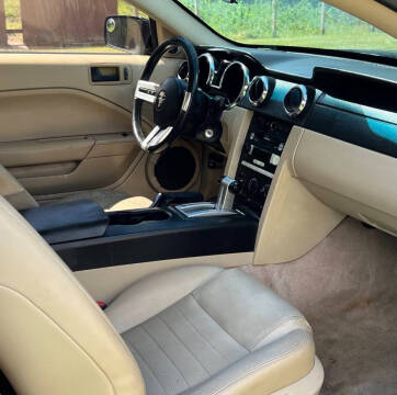 2005 Ford Mustang GT Deluxe