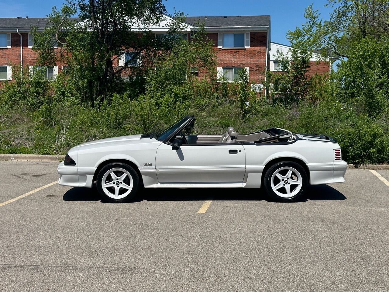 1992 Ford Mustang 2