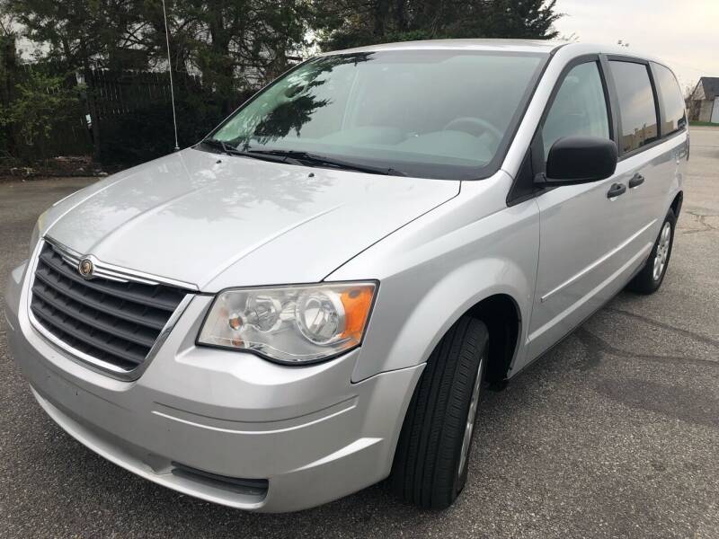 2008 Chrysler Town and Country for sale at Progressive Auto Finance in Fredericksburg VA