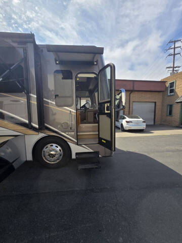 2017 Thor Motor Coach Aria