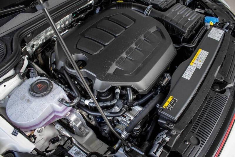 2025 Volkswagen Golf GTI SE