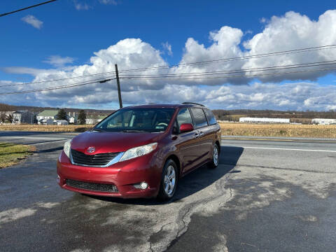 2013 Toyota Sienna LE 7-Passenger Auto Access Seat