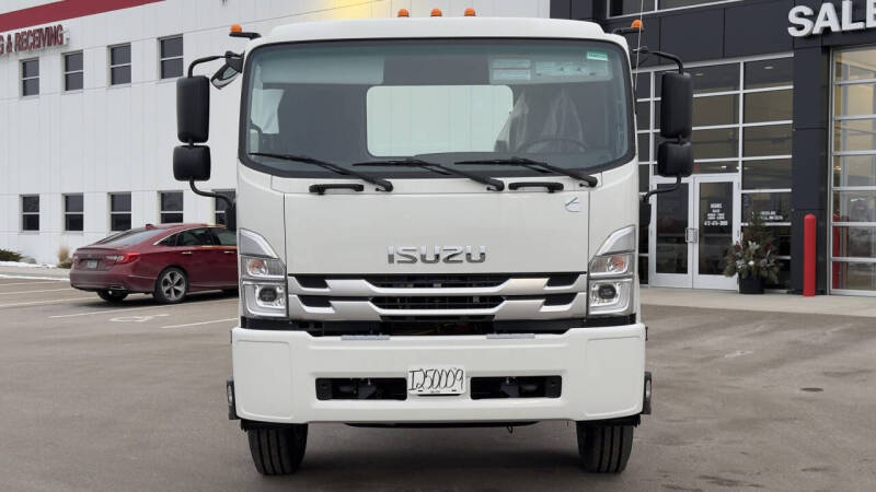 2025 Isuzu FVR