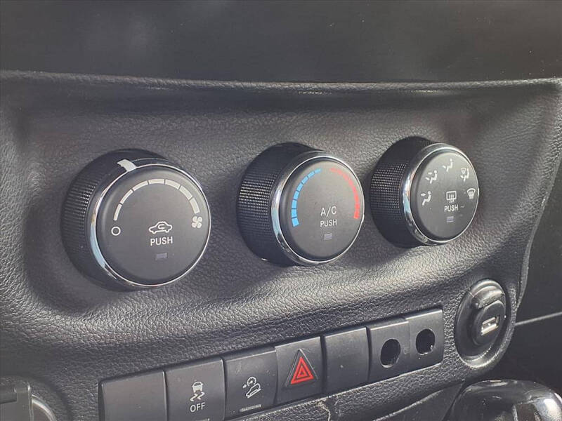 2013 Jeep Wrangler Unlimited Freedom Edition