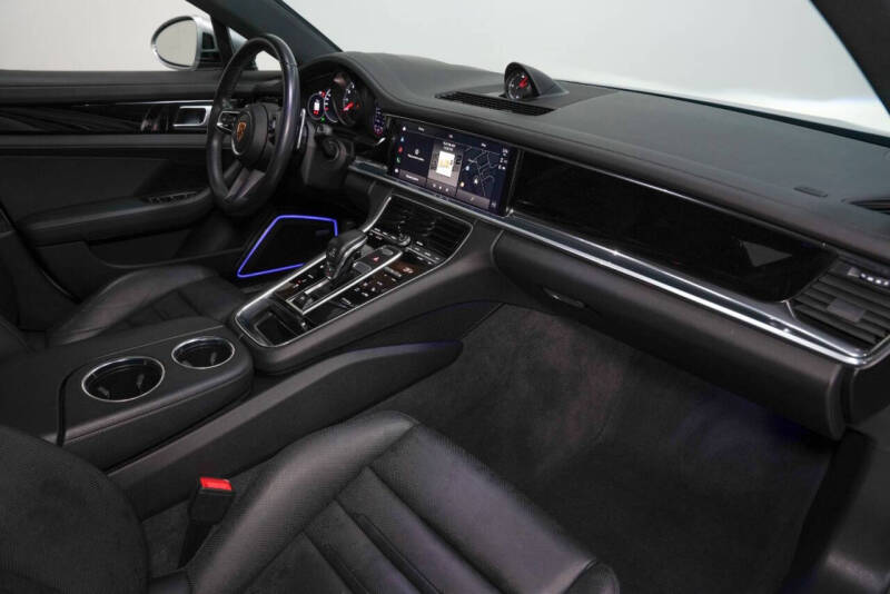 2022 Porsche Panamera Platinum Edition