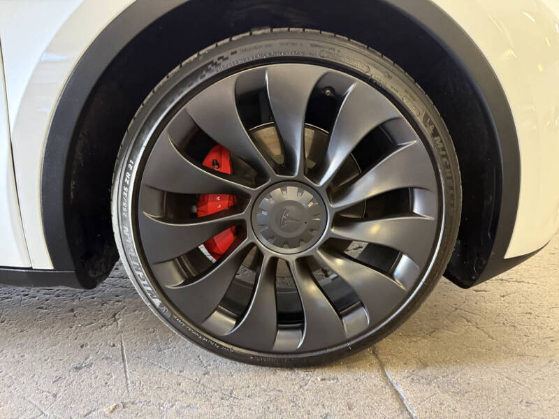 2023 Tesla Model Y Performance