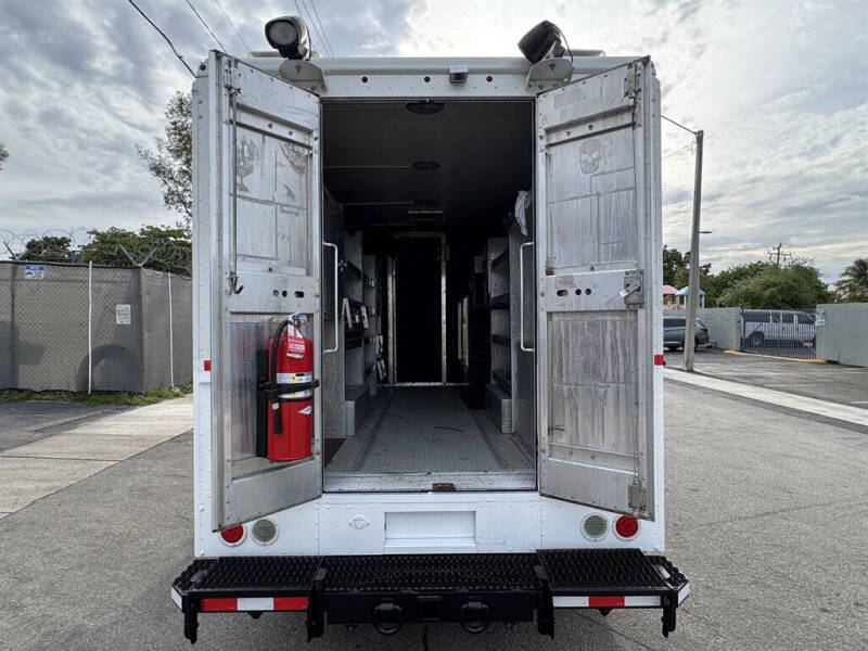 2016 Freightliner MT45 Chassis