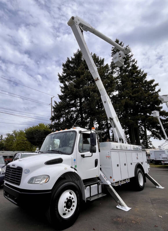 2013 Freightliner M2 106