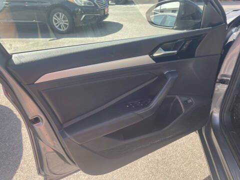 2019 Volkswagen Jetta R-Line