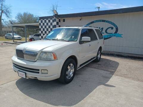 2006 Lincoln Navigator for sale at Best Motor Company in La Marque TX