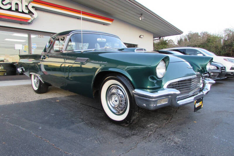 1957 Ford Thunderbird