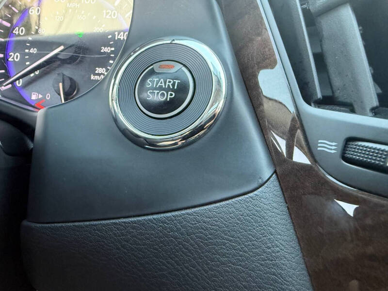 2017 Infiniti Q50 Hybrid Premium