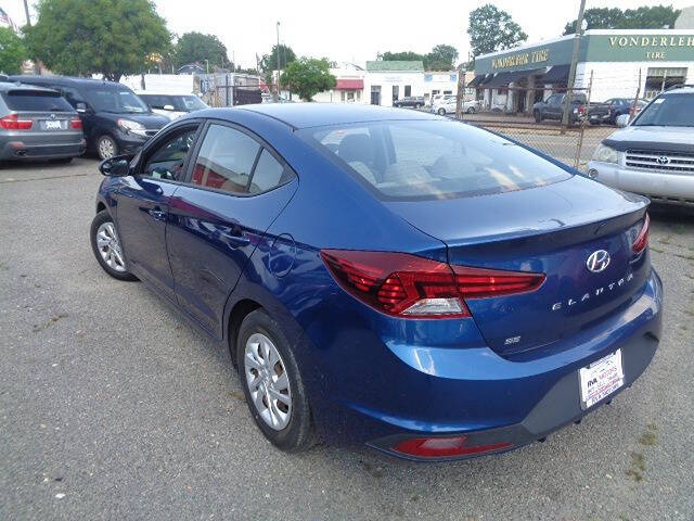 2019 Hyundai Elantra SE