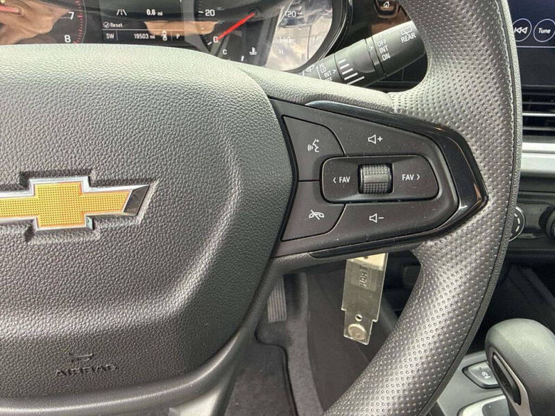 2025 Chevrolet Trax LS