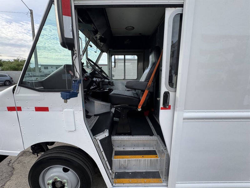2016 Freightliner MT45 Chassis