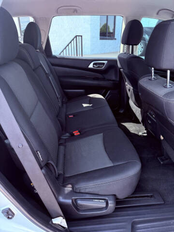 2019 Nissan Pathfinder S