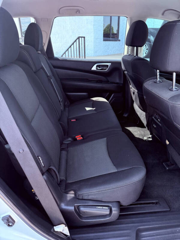 2019 Nissan Pathfinder S
