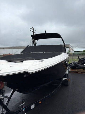 2018 Chaparral 244