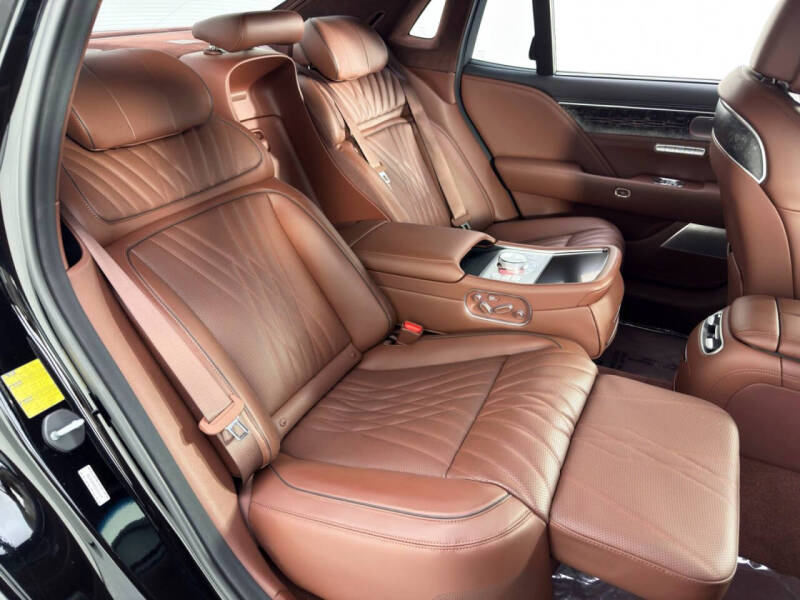 2024 Genesis G90 3.5T e-Supercharger