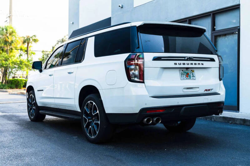 2024 Chevrolet Suburban RST