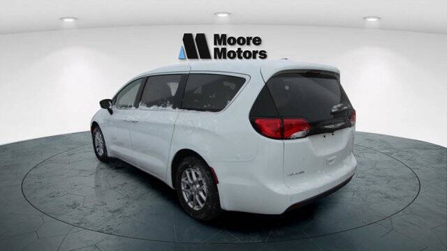 2026 Chrysler Voyager LX