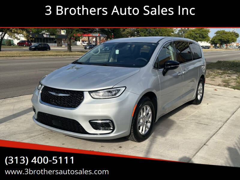 2024 Chrysler Pacifica Touring L's photo