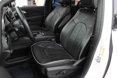 2023 Chrysler Pacifica Plug-In Hybrid Limited