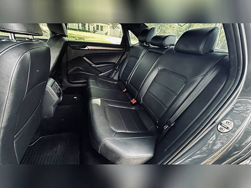 2021 Volkswagen Passat R-Line