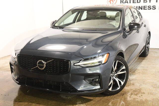 2024 Volvo S60 B5 Core Dark Theme