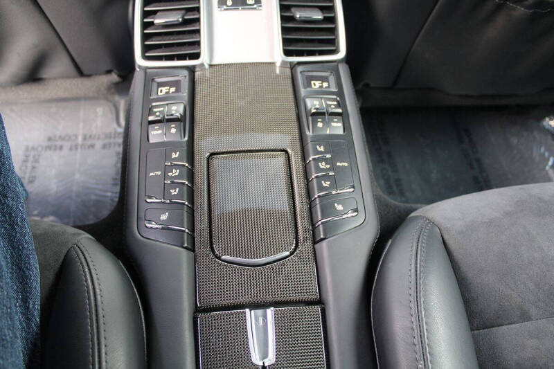 2015 Porsche Panamera GTS