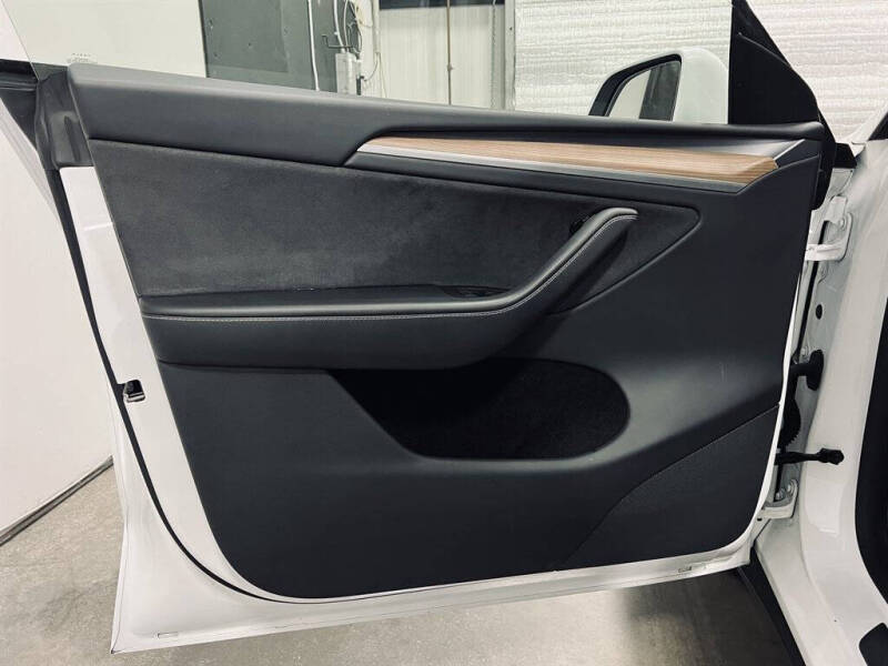 2024 Tesla Model Y Long Range