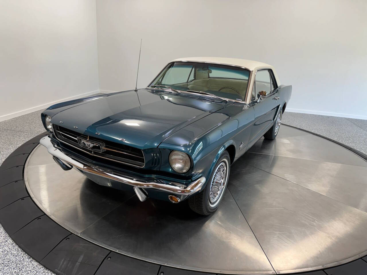 1965 Ford Mustang 10