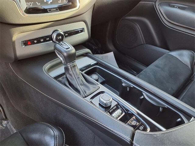 2019 Volvo XC90 T5 R-Design