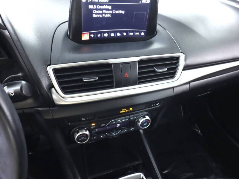 2017 Mazda MAZDA3 Touring