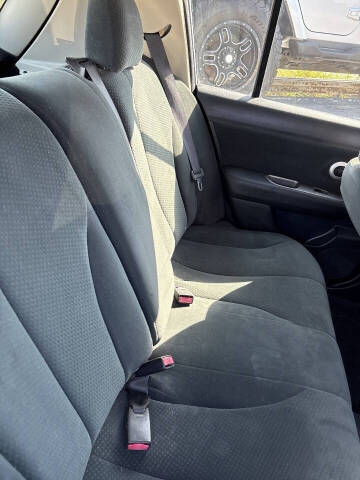 2012 Nissan Versa 1.8 S