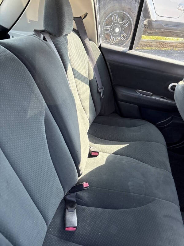 2012 Nissan Versa 1.8 S