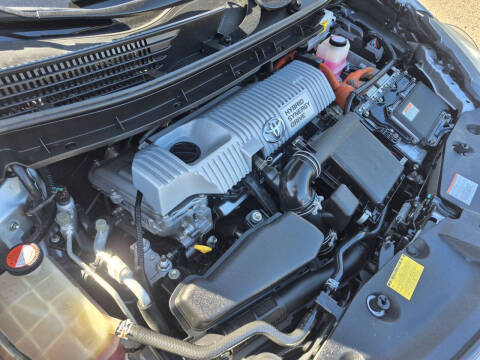 2015 Toyota Prius v Three