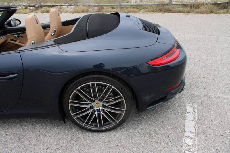2018 Porsche 911 Carrera