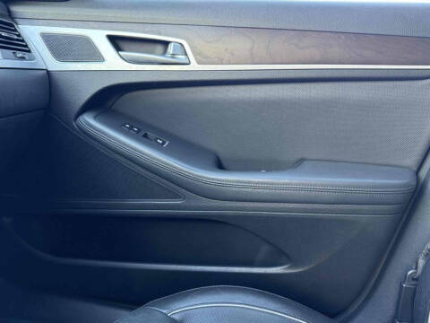 2016 Hyundai Genesis