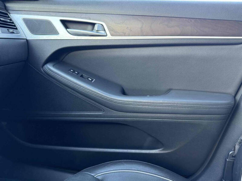 2016 Hyundai Genesis