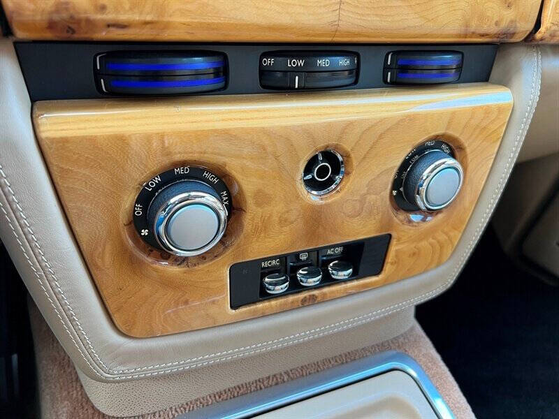2004 Rolls-Royce Phantom 32