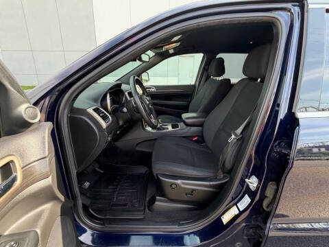 2017 Jeep Grand Cherokee Laredo