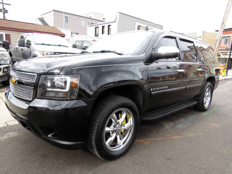 2008 Chevrolet Suburban's photo