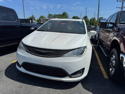 2018 Chrysler Pacifica Touring L Plus