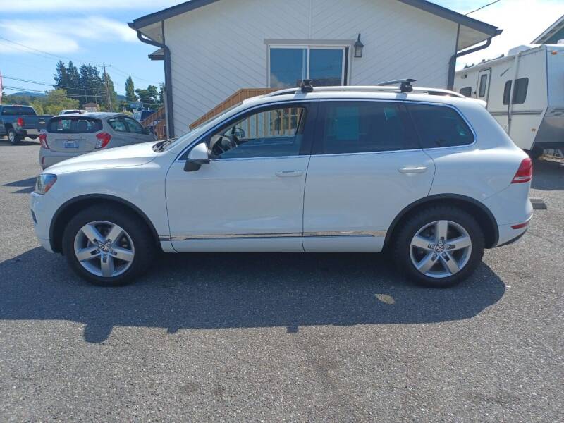 2013 Volkswagen Touareg for sale at AUTOTRACK INC in Mount Vernon WA
