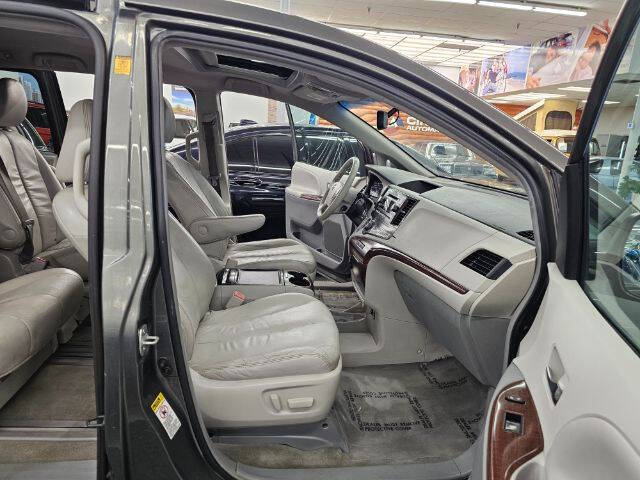 2012 Toyota Sienna XLE 8-Passenger