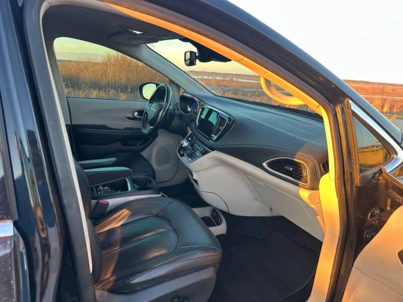 2021 Chrysler Pacifica Touring L