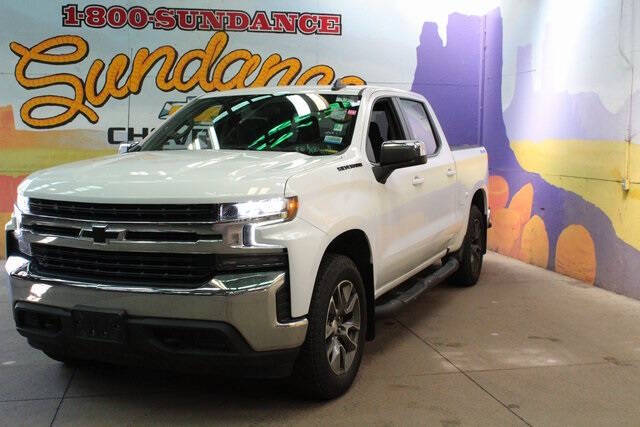 Used 2021 Chevrolet Silverado 1500 LT with VIN 1GCUYDEDXMZ390670 for sale in Grand Ledge, MI