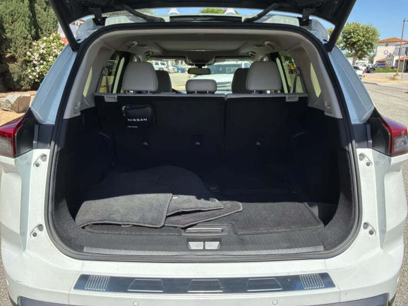 2025 Nissan Rogue SL